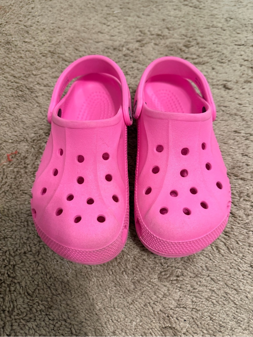 CROCS Classic Clog - Bright Pink Slip-On Mules